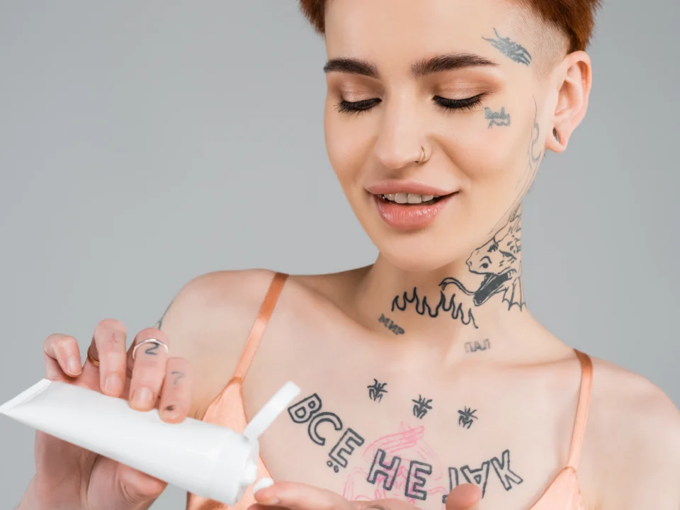 tattoo pain with and without numbing cream comparison