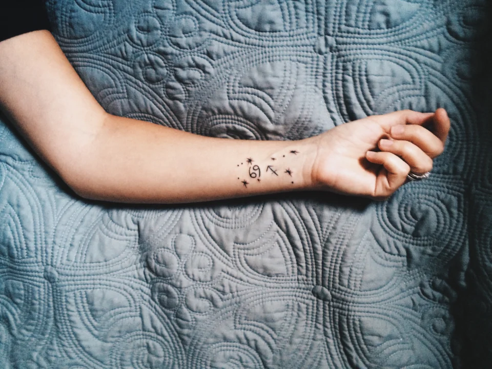 dotwork tattoo filler small space