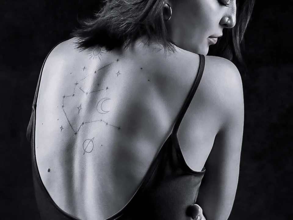 tattoo filler ideas for small gaps stars