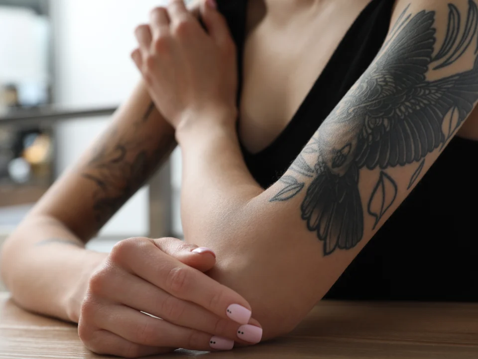 upper arm to shoulder tattoo filler